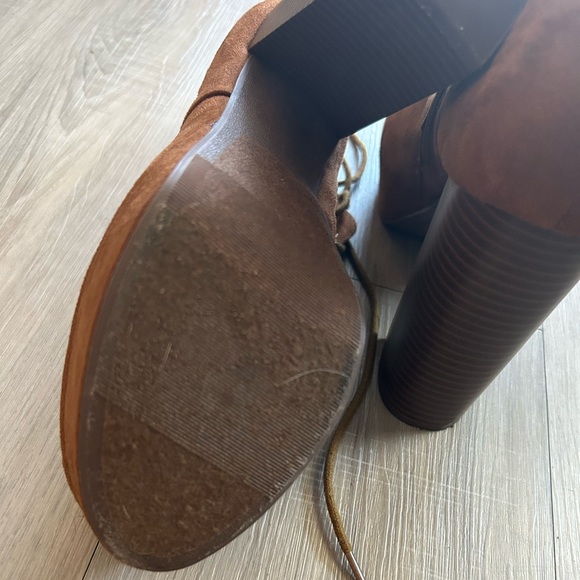 Modern Edge: suede Heeled Boot for Women - Picture 3 of 7